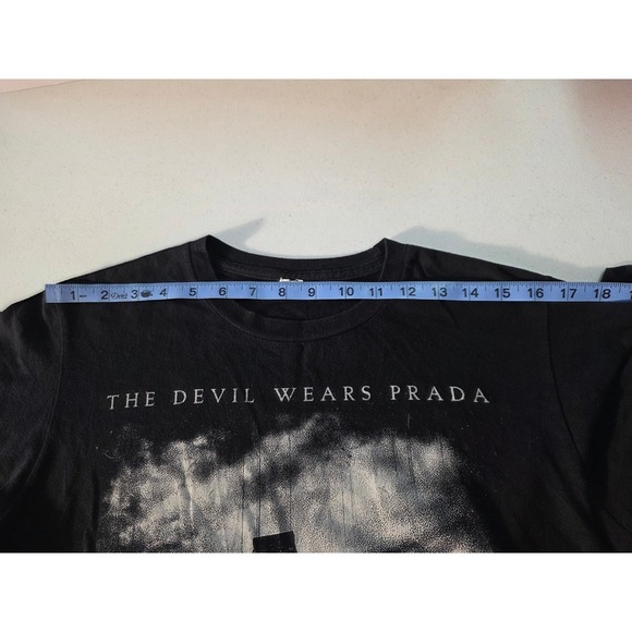 The Devil Wears Prada Band T Shirt Celtic Cross Graphic Black Short Sleeve Tee - Picture 5 of 6